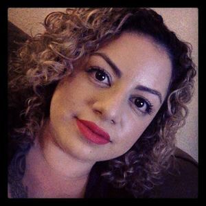 Meet your Posher, Maxine